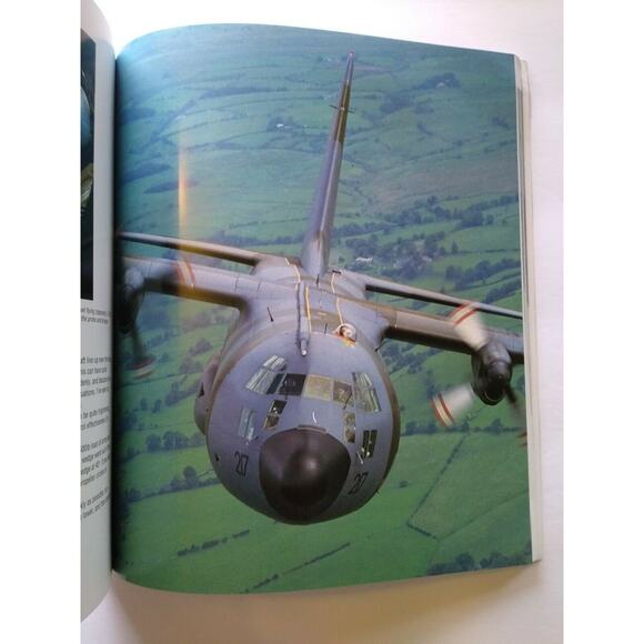 Airshow Jon Davison Foreword By Gary Numan Book Aviation 1992 Softcover 160 Page - Picture 10 of 10